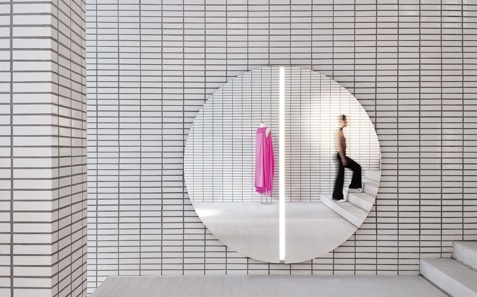 Deknudt Mirrors   &mdash;   Cataloog